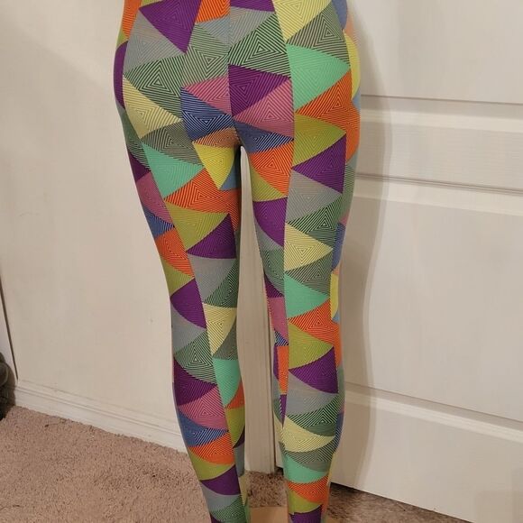 LULAROE BOLD COLORFUL BRIGHT GEOMETRIC TRIANGLE PATTERN  LEGGING - Picture 10 of 16